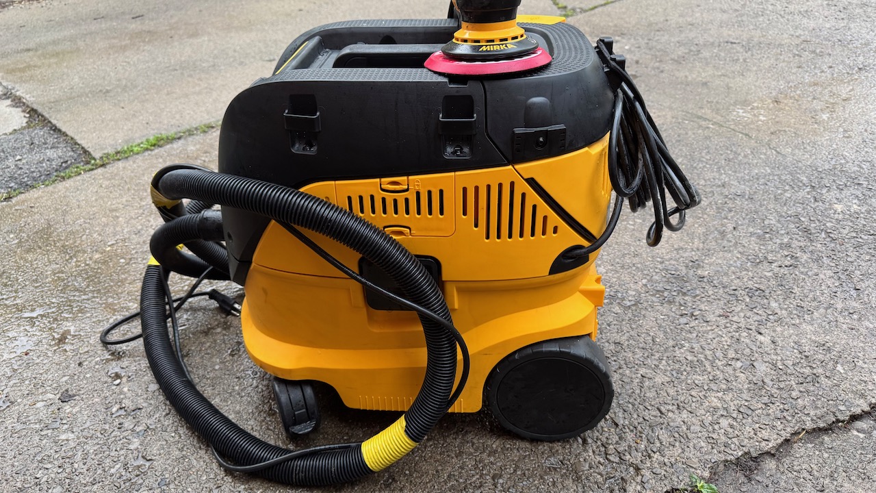 Mirka Deros 6” Palm Sander with Vacuum $825