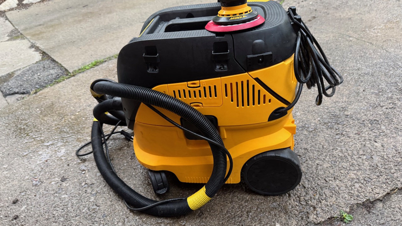 Mirka Deros 6” Palm Sander with Vacuum $825