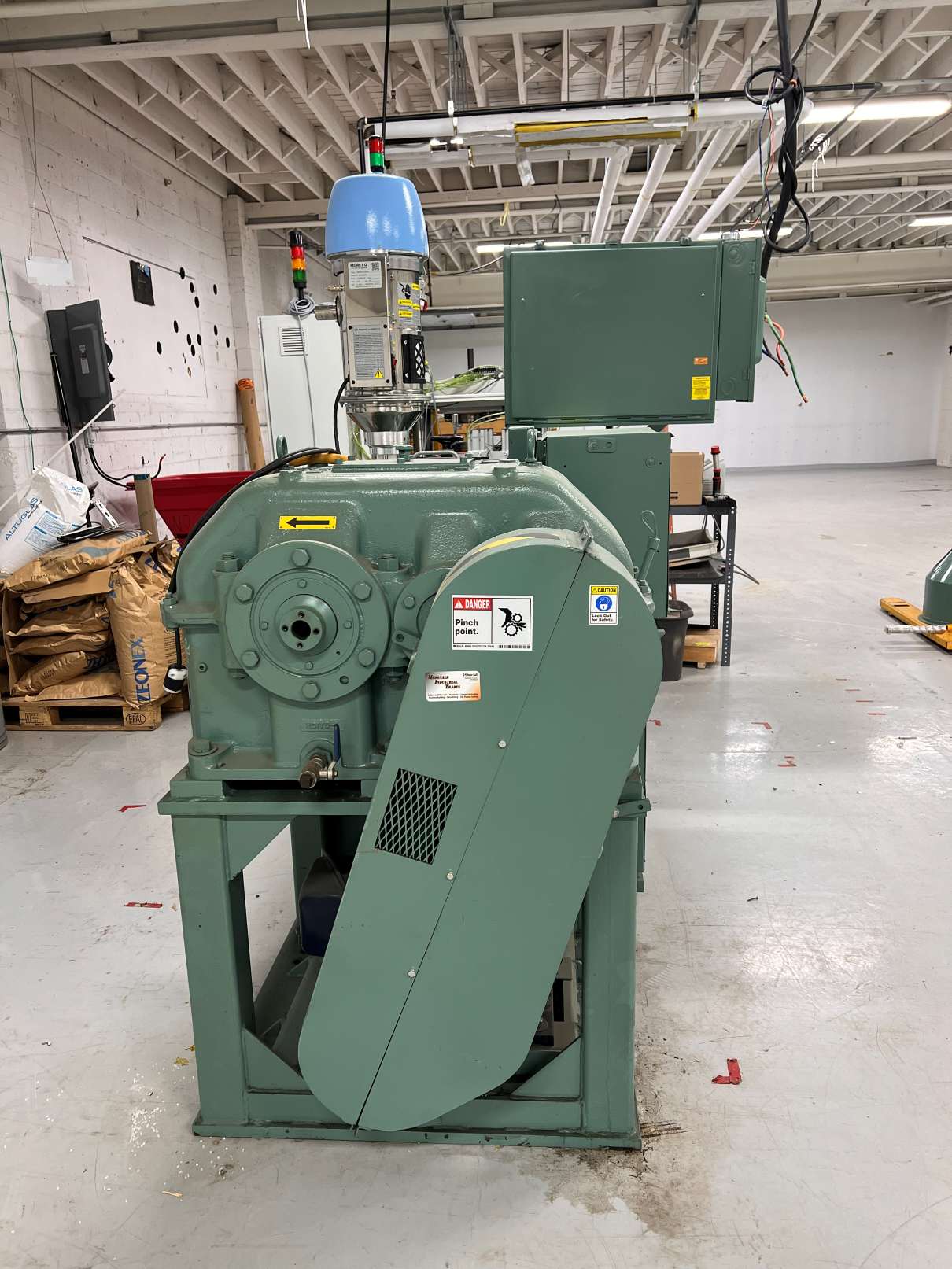 2 1/2 Inch Flag Extruder