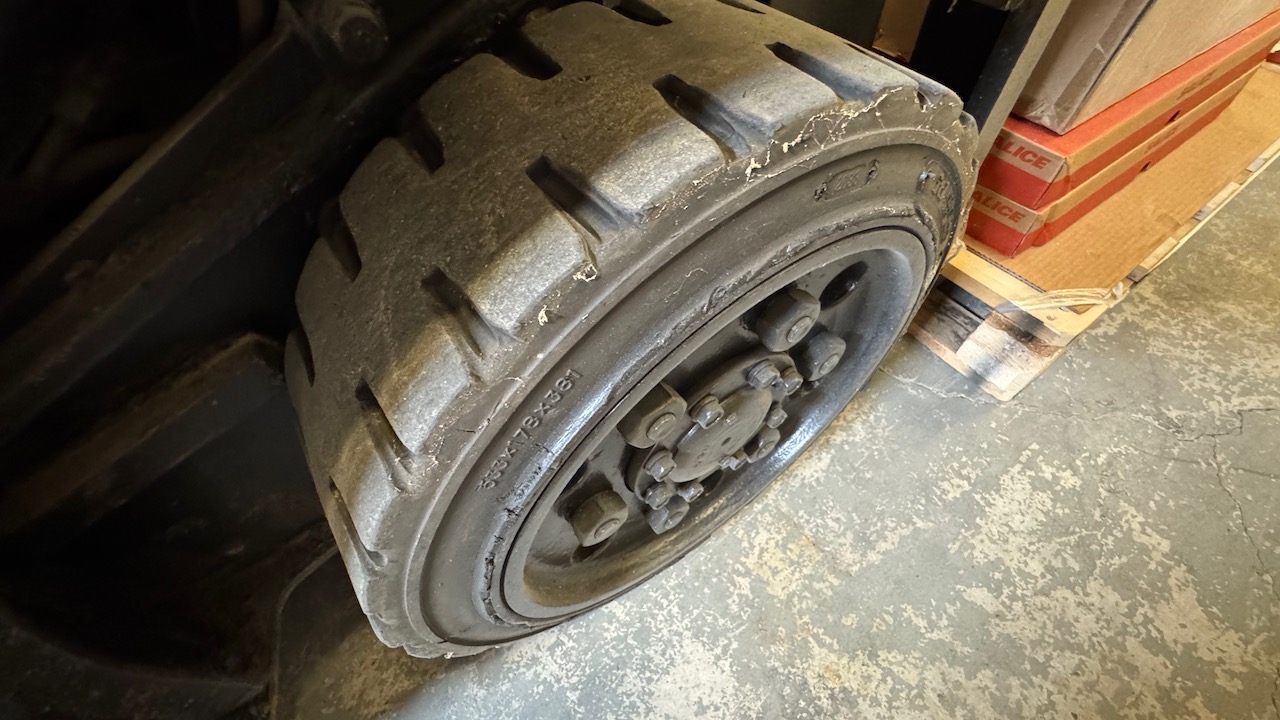 TOYOTA FORKLIFT 42-6FGCU25
