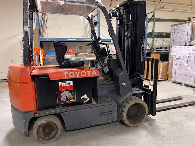 Toyota, 10,000 lb. Lift Truck – Electric