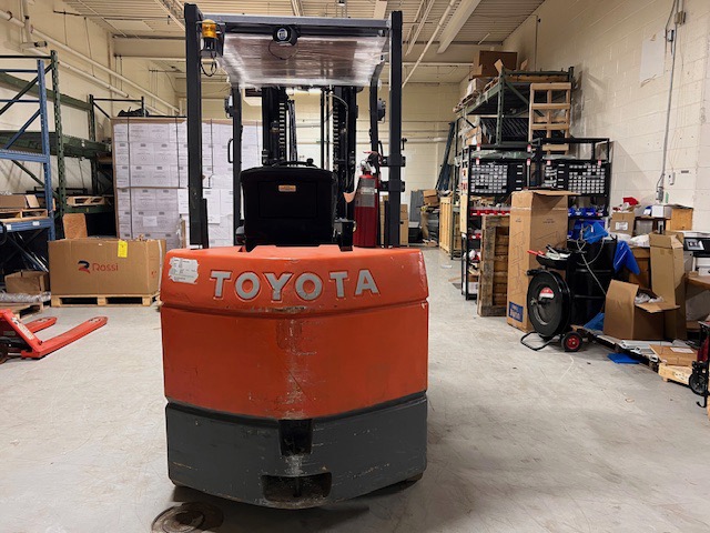 Toyota, 10,000 lb. Lift Truck – Electric